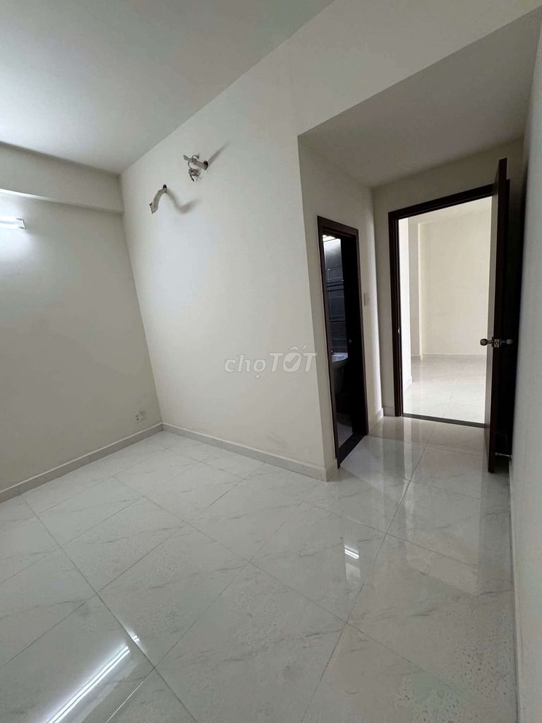 Rent Green River area 65 meters 2 bedrooms 2 empty toilets.