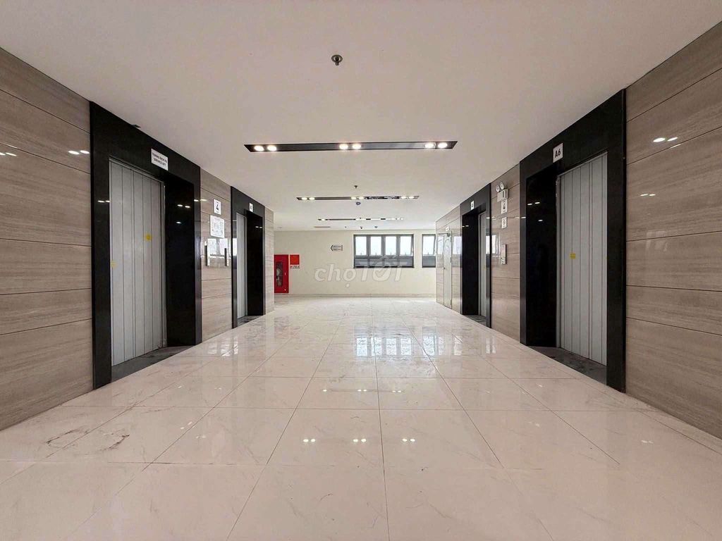 Rent Green River area 65 meters 2 bedrooms 2 empty toilets.