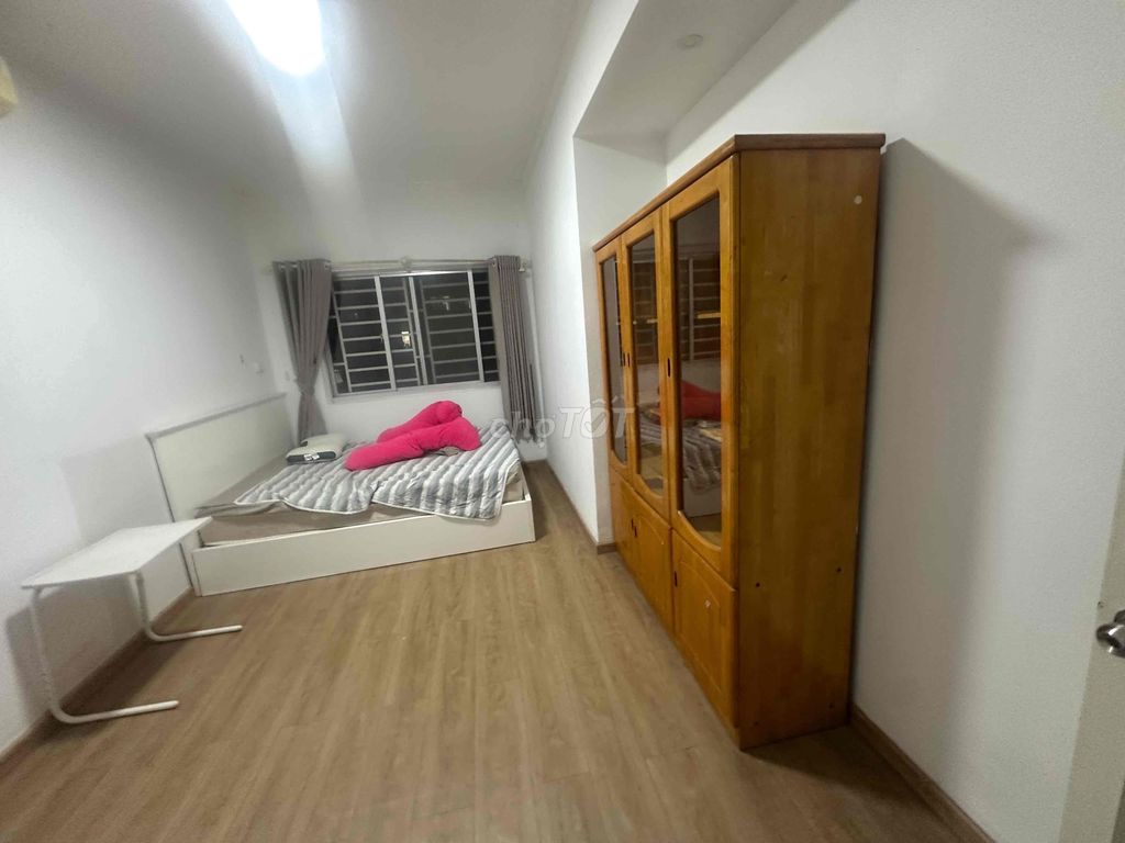 Three bedrooms. 143 meters.