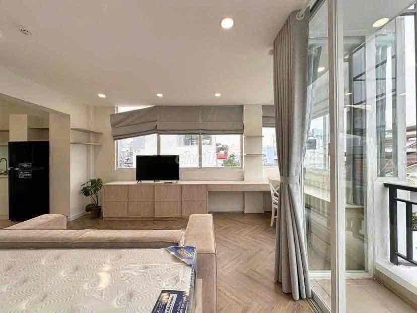 High level of living in the heart of District 1 - await new owners