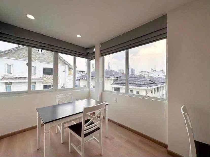 High level of living in the heart of District 1 - await new owners