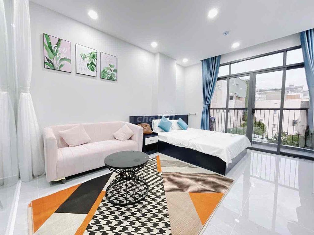 apartment one. Bancol full interior near the park, by the side, with elevators.