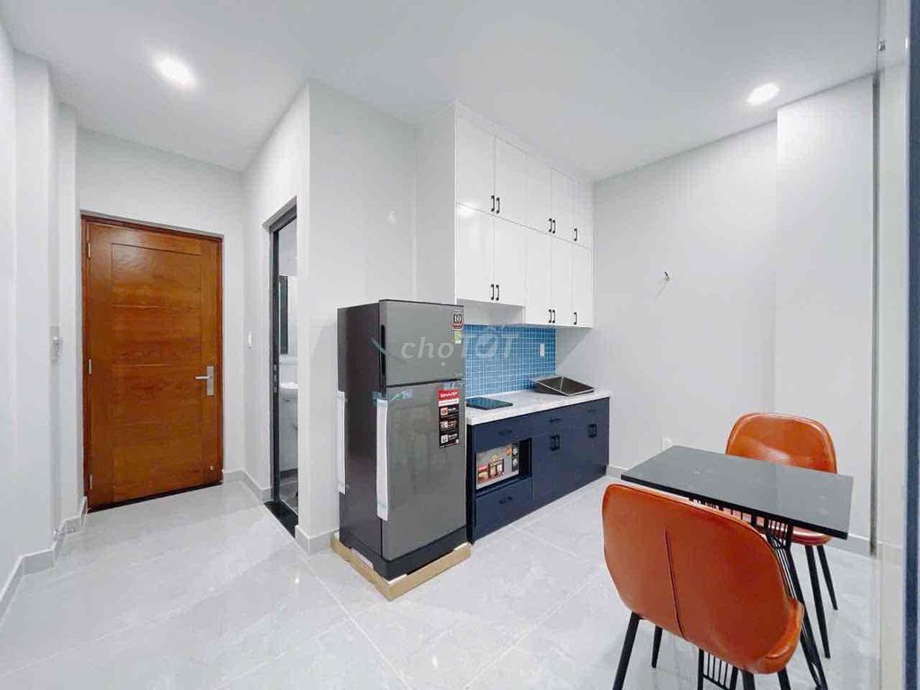 apartment one. Bancol full interior near the park, by the side, with elevators.