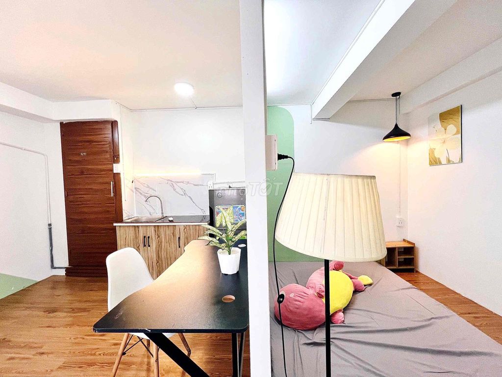 A full-in-the-art kitchen room right Nguyễn Thị Tú.