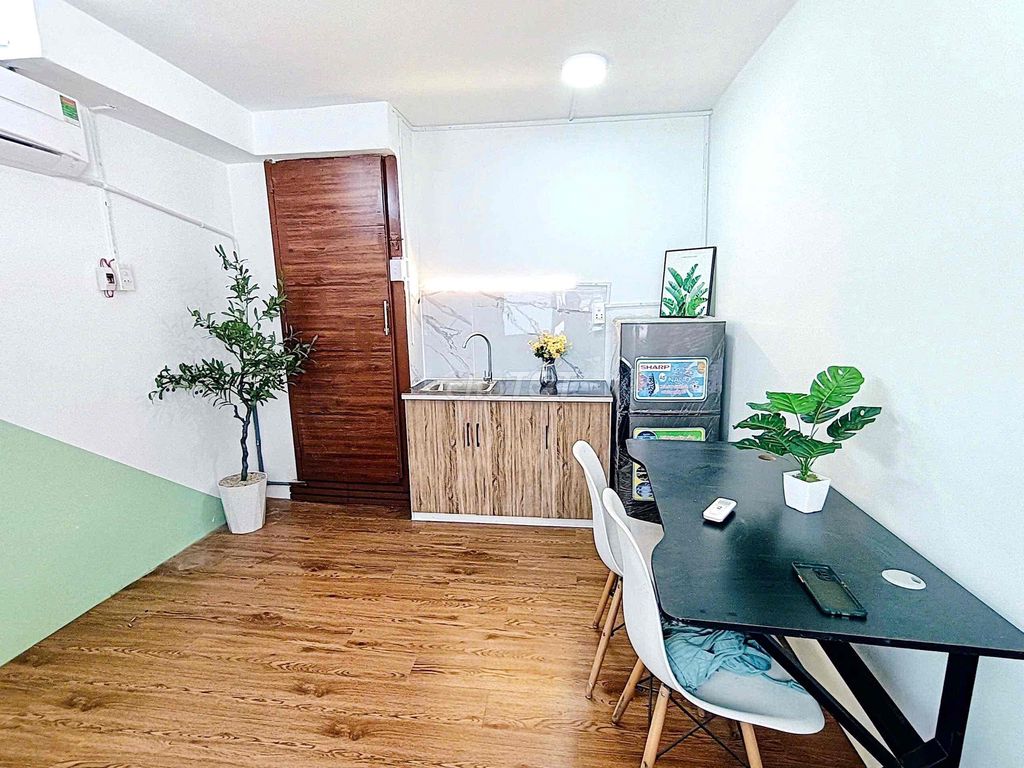 A full-in-the-art kitchen room right Nguyễn Thị Tú.