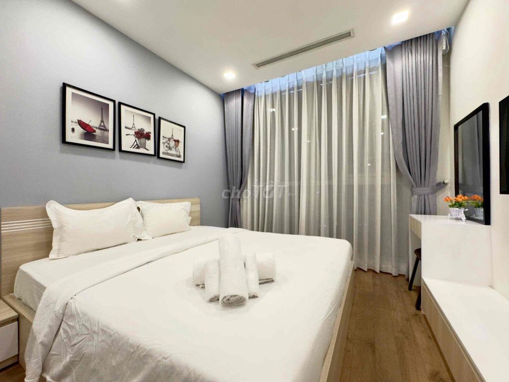 Rent a Vinhomes Central Park long apartment.