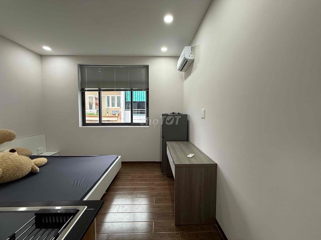 renting mini-full furniture to the next elevator window to a safe apartment
