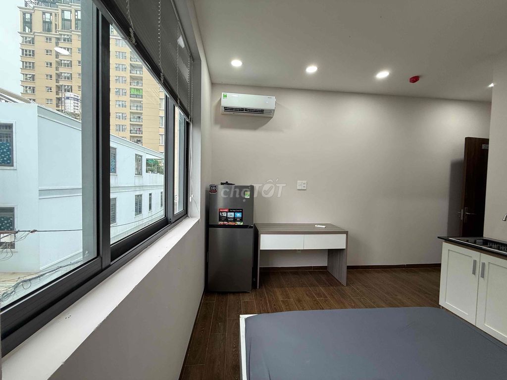 renting mini-full furniture to the next elevator window to a safe apartment