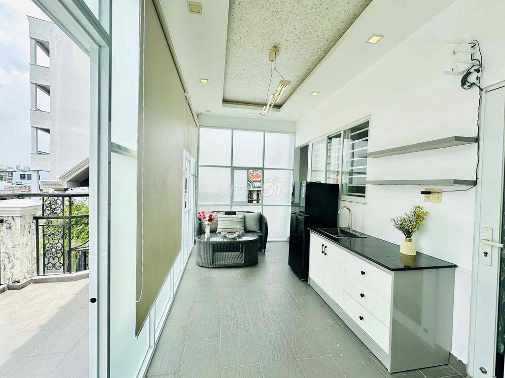 Two bedrooms downtown Phú Nhuận full of furniture, 10 million dollars.