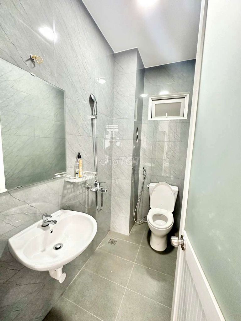 Rent an apartment. 1 Nguyễn Đình Chính Phú Nhuận.