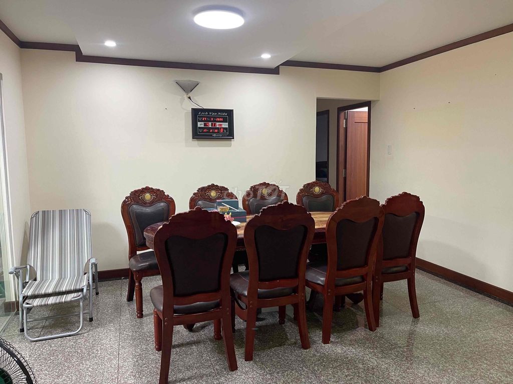 Rent a Vietcong apartment - 856 Tạ Quang Bửu, P. Neat 4th floor.
