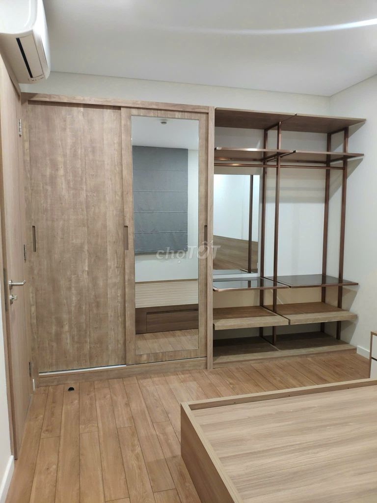 High-end apartment on the 8th District of Medicine Bridge rents a single-priced bedroom: 12 million a month.
