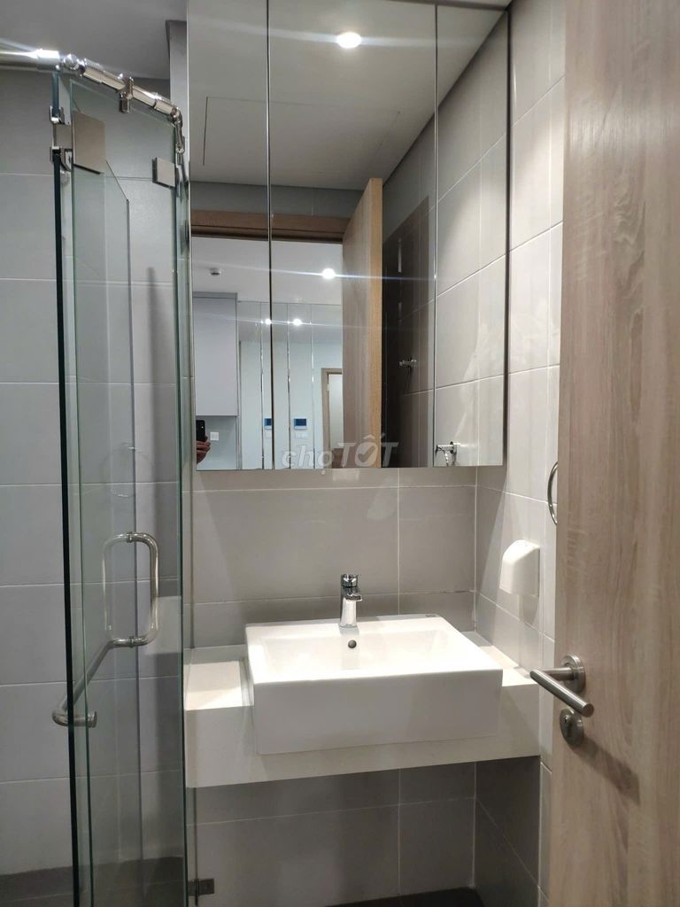 High-end apartment on the 8th District of Medicine Bridge rents a single-priced bedroom: 12 million a month.