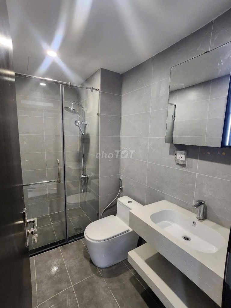 Renting Him Lam Chợ Lớn District 6, 11 million, 2 bedrooms, 2 toilets, ntcb, good price!