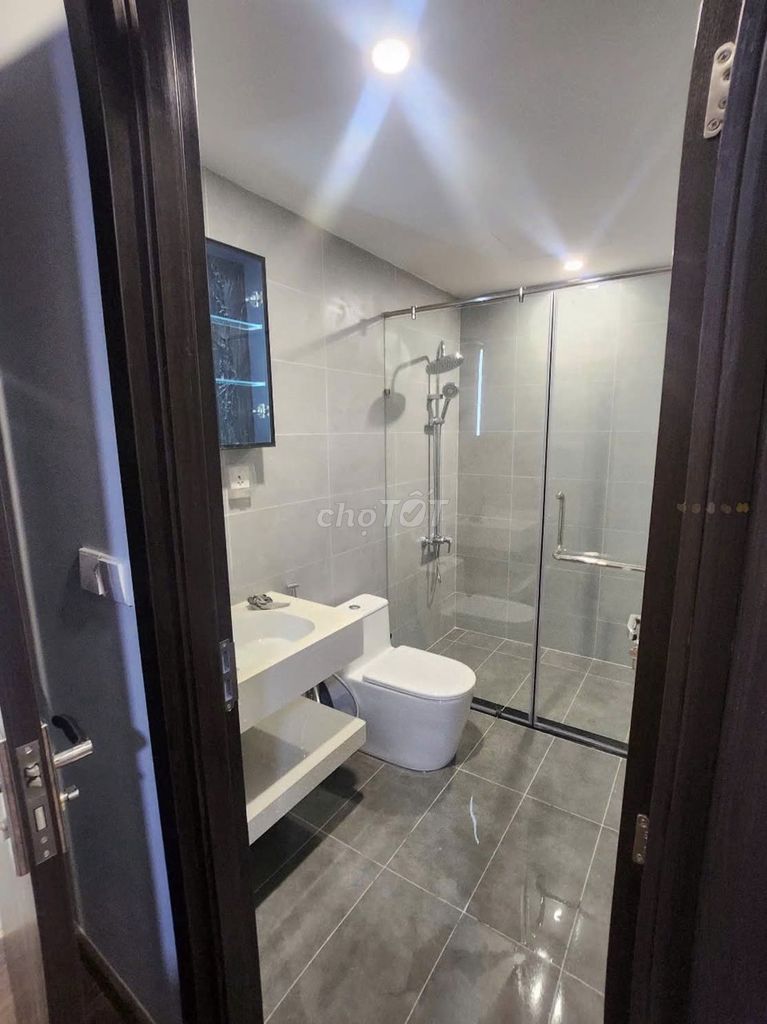 Renting Him Lam Chợ Lớn District 6, 11 million, 2 bedrooms, 2 toilets, ntcb, good price!