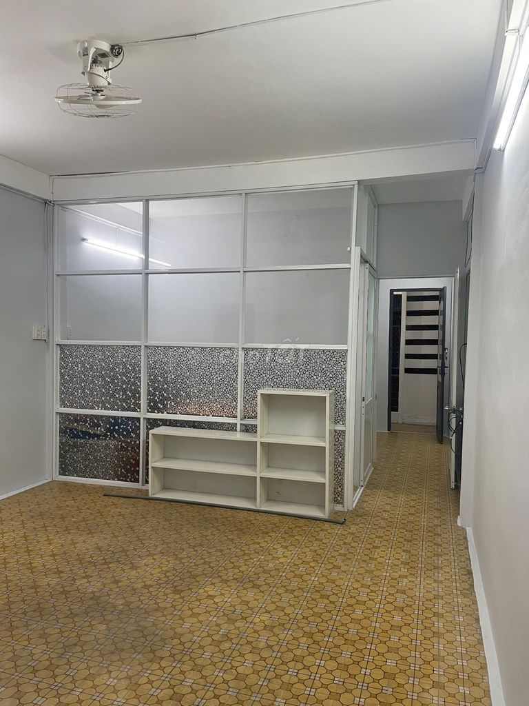 Rent J.Q.q0, 53 meters, 2 balcony bedrooms.