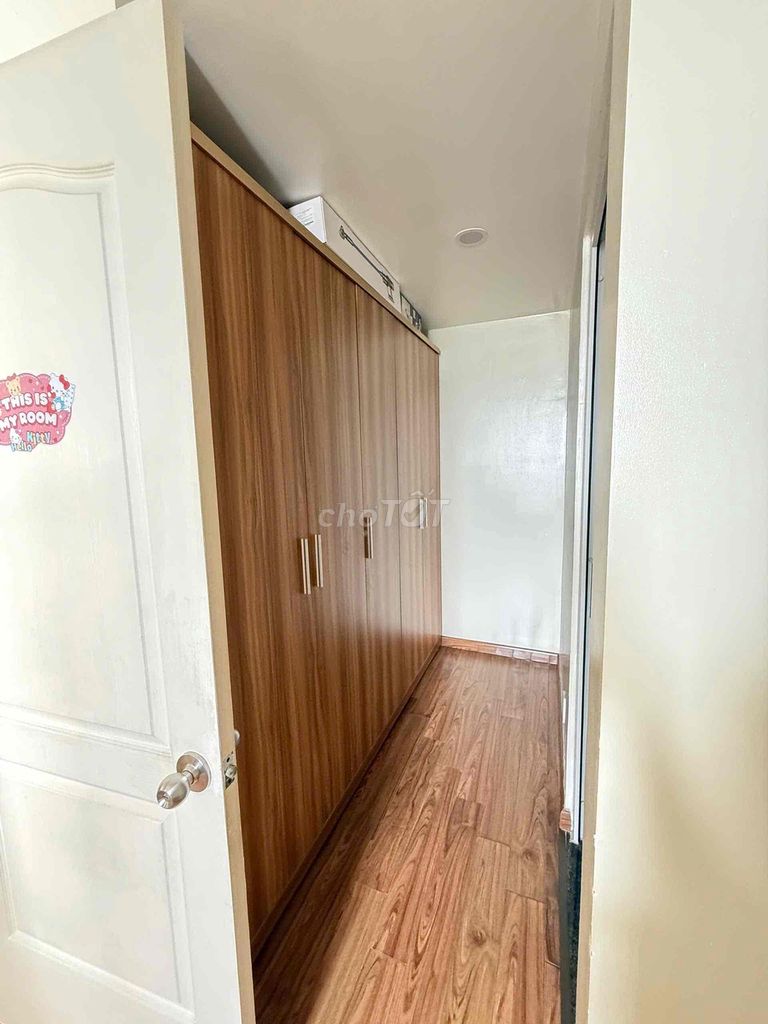 Share 1 room in Avila District 8 full interior.