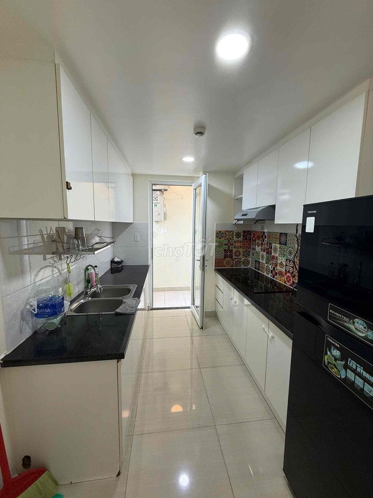 Share 1 room in Avila District 8 full interior.