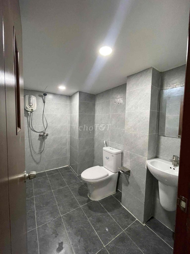 Rent the new elevator interior studio just outside the street.