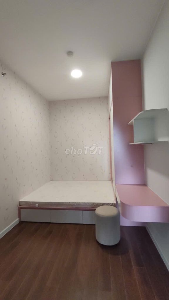 Rent a picity apartment in 12 – 2 bedroom full of furniture - 10 million a month.