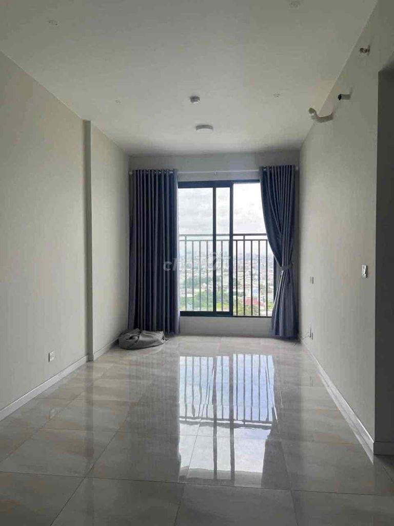 Rent PiCity High Park-- 12 57 meters-- 2 bedrooms, an interior toilet.