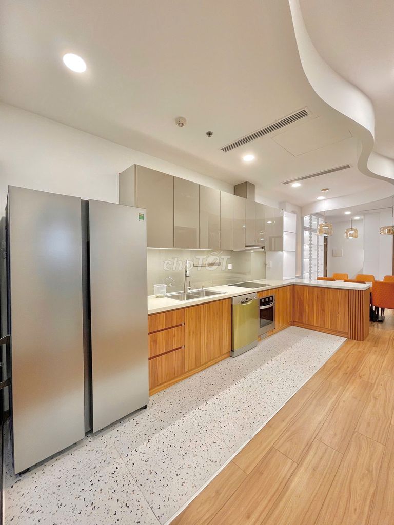 Rent the apartment three bedrooms, 100 meters. Eco Green. Stay right there.