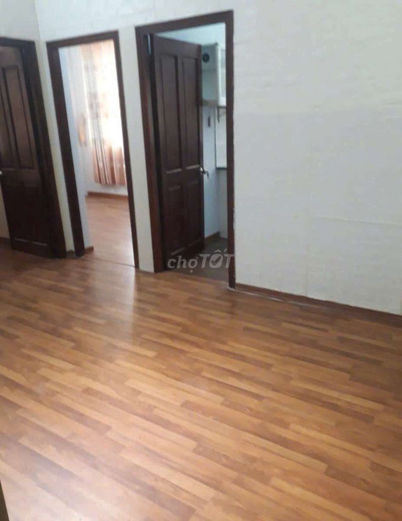 It's only 9.5 million a month, apartment 70 meters. (2 Bedroom) Nguyễn Trãi