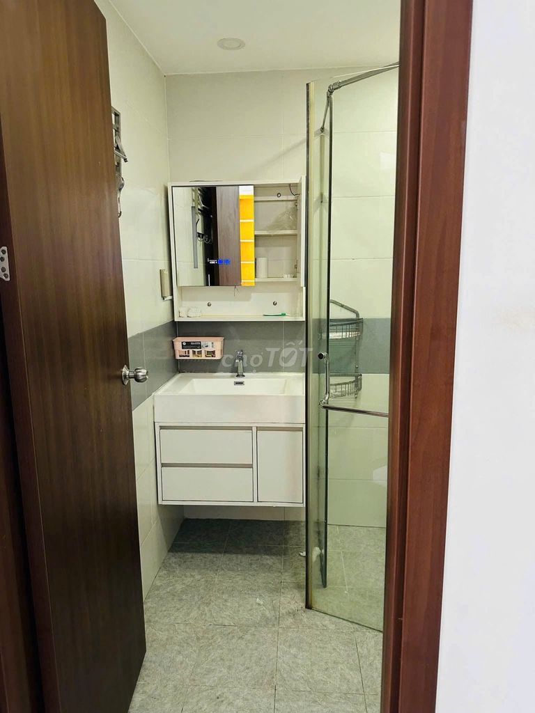 House richstar on Hòa Bình, 2 rooms 64 m2 at 12 million in a row