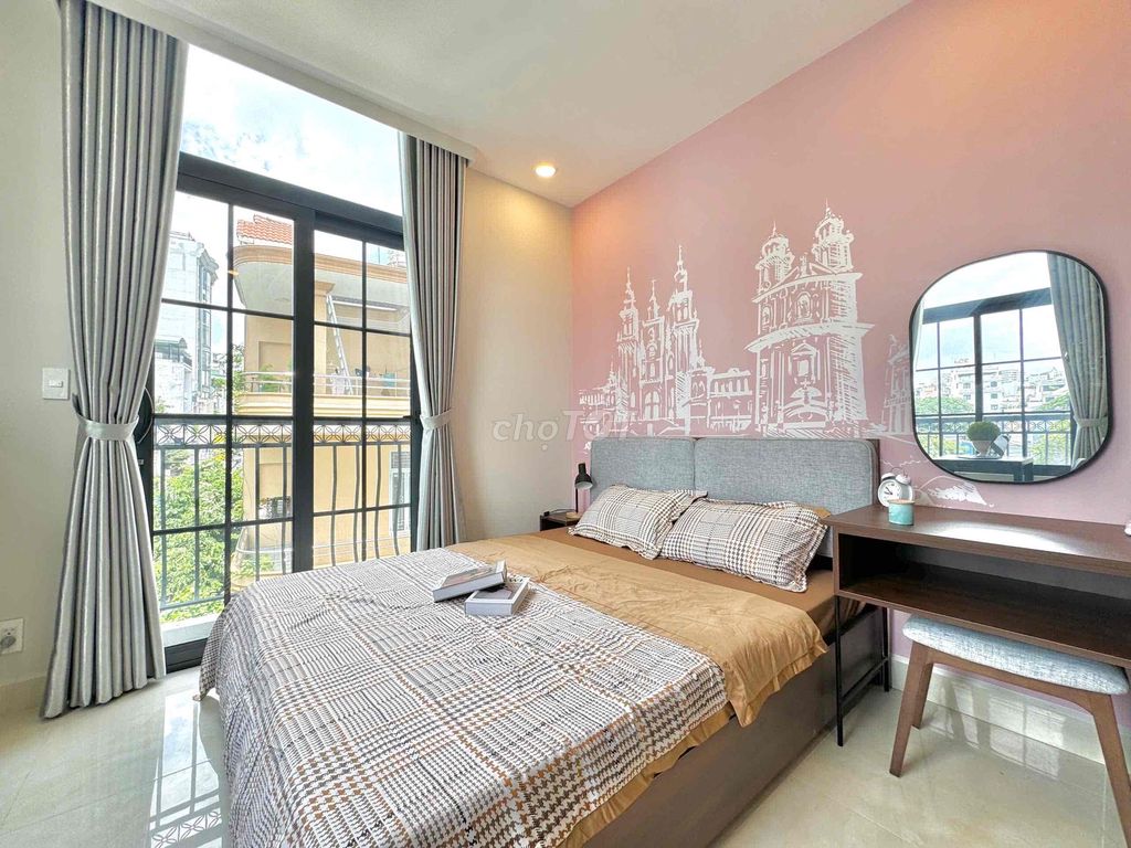 Rent the balcony studio right at the airport-full interior.