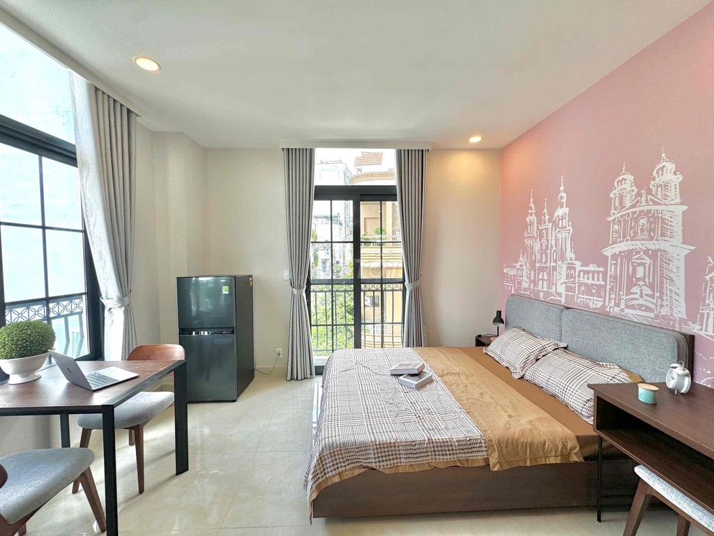 Rent the balcony studio right at the airport-full interior.