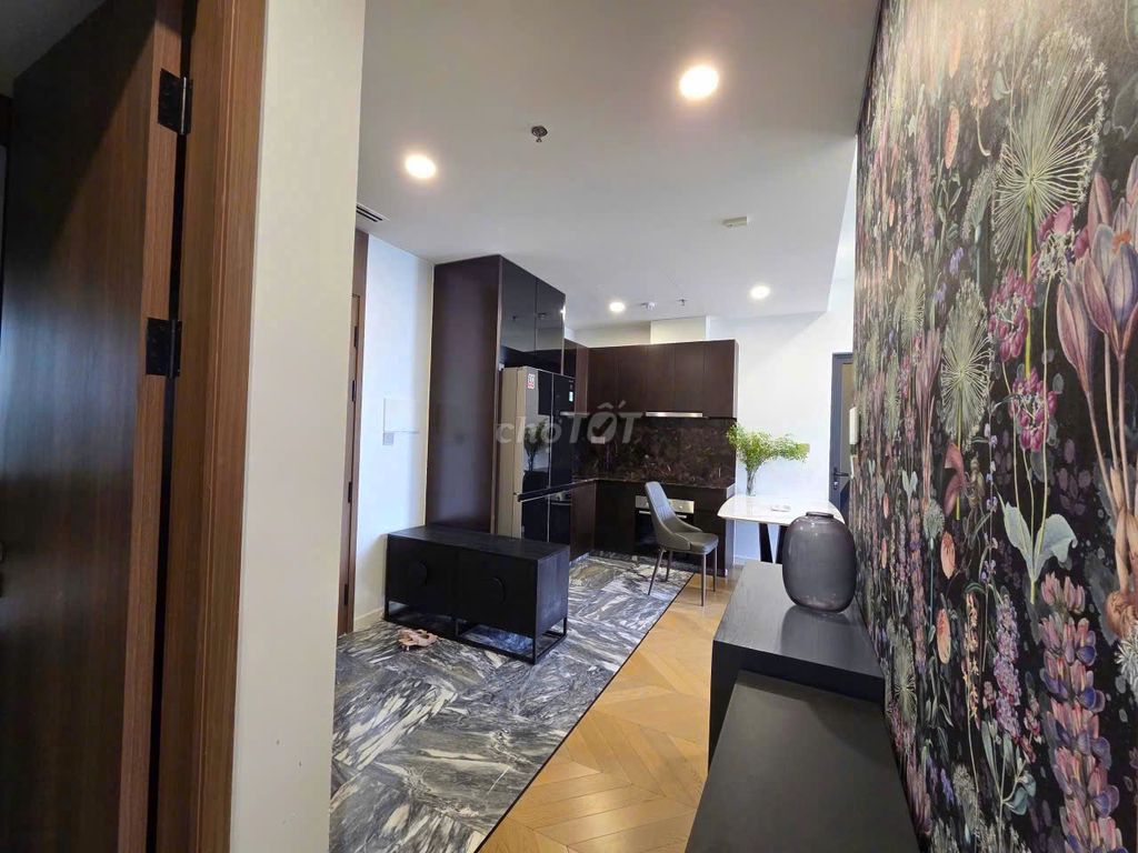 Rent two river-view bedrooms for 35 million management fees.