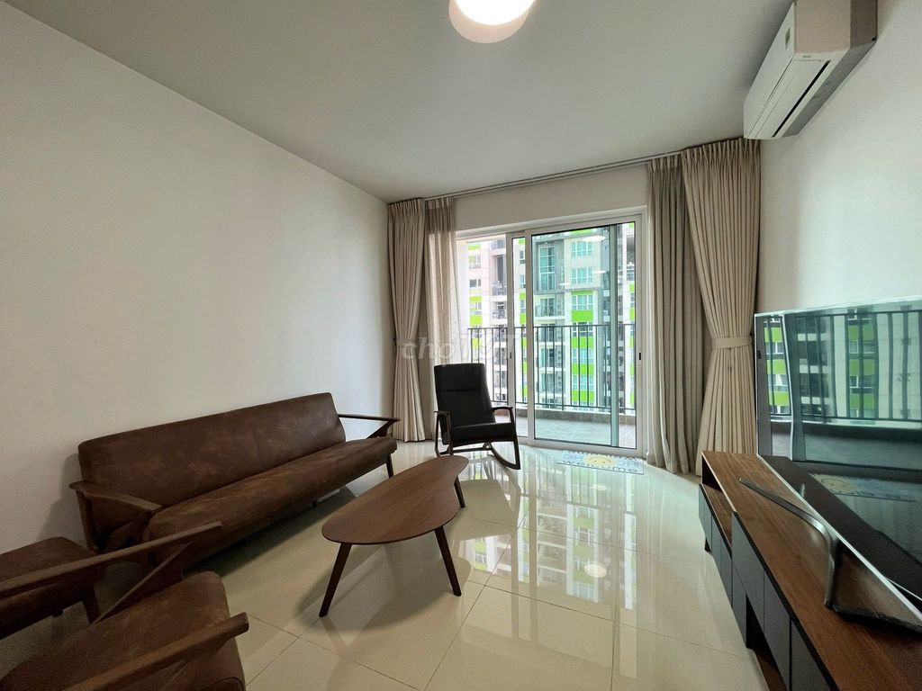 Good timing-- fast down to two Vista Verde bedrooms for only 19 million.