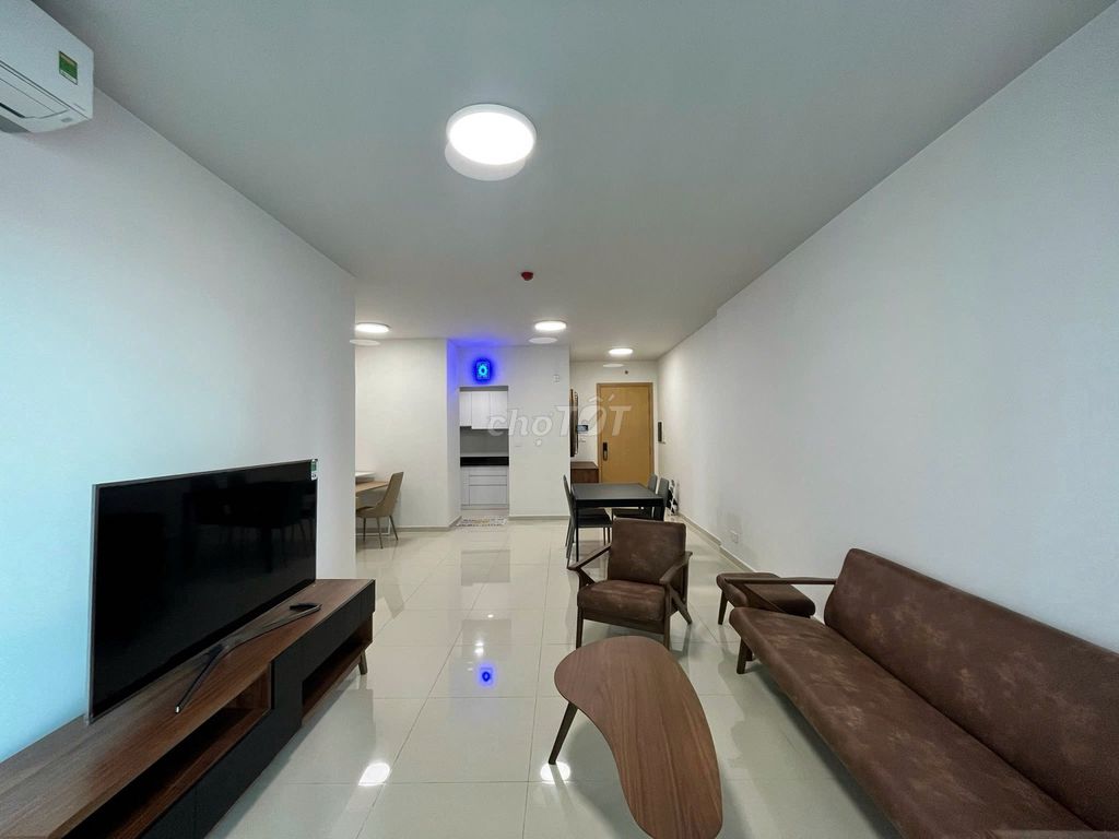 Good timing-- fast down to two Vista Verde bedrooms for only 19 million.