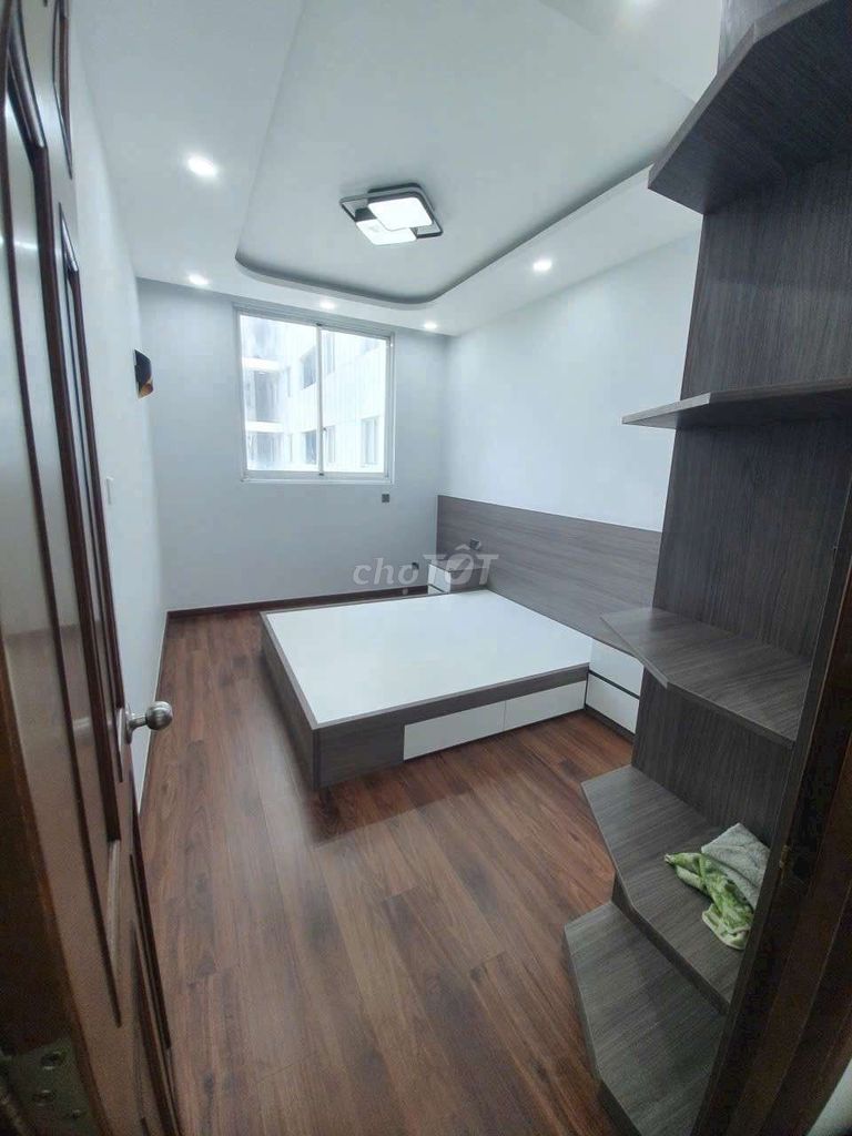 Rent apartment three bedrooms.