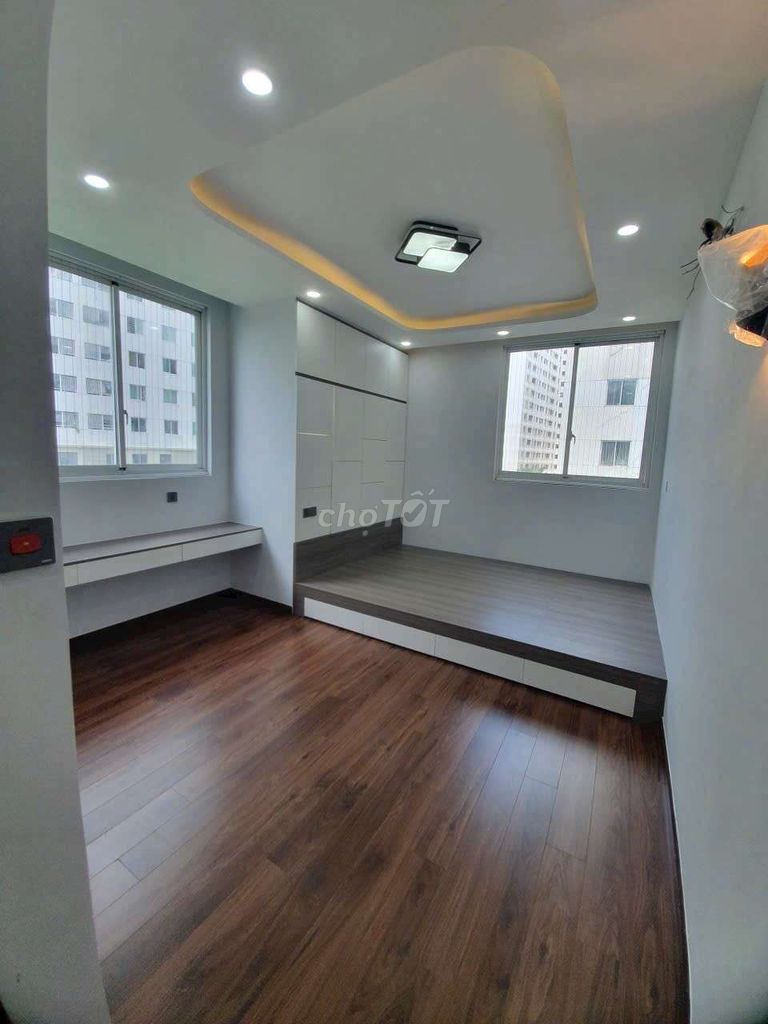 Rent apartment three bedrooms.