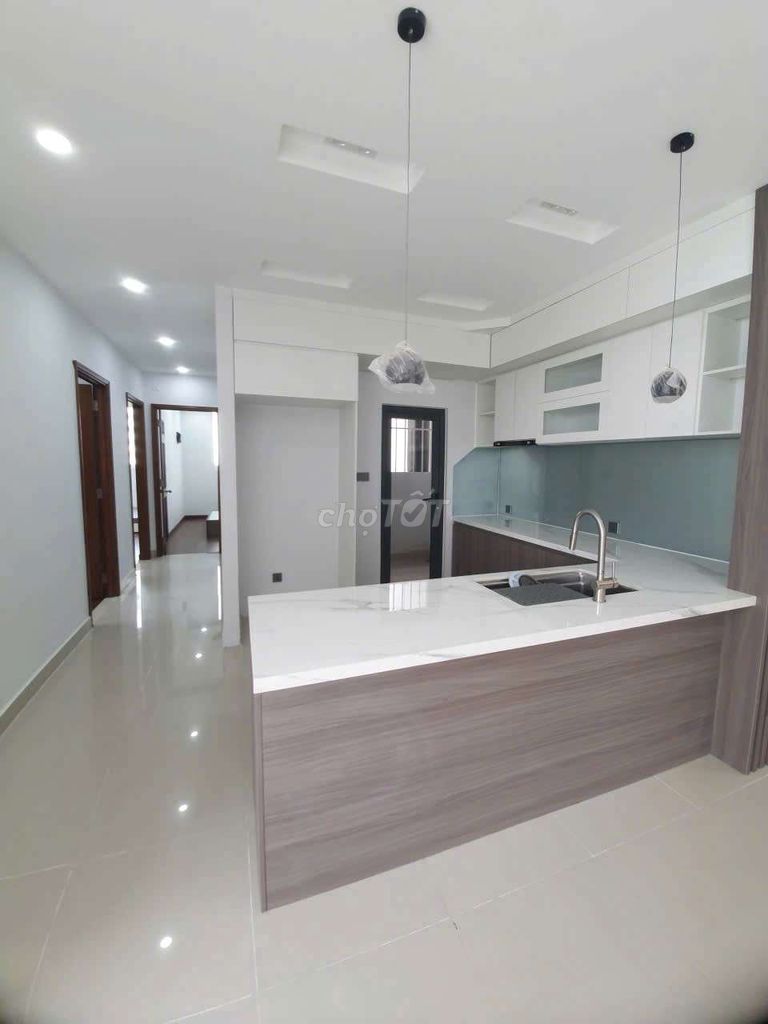 Rent apartment three bedrooms.