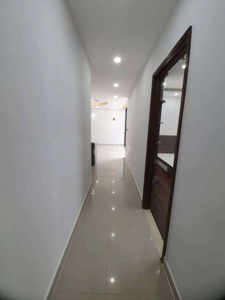 Rent apartment three bedrooms.
