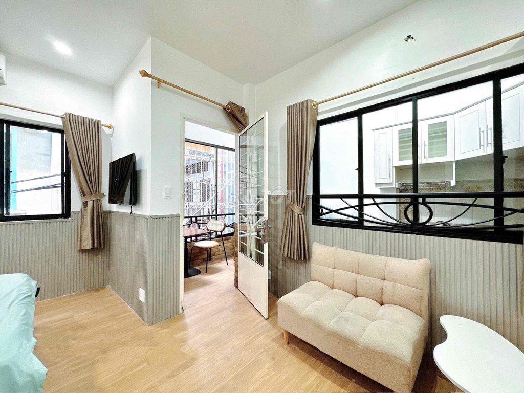 1 balcony bedroom 8 A Thái Văn Lung - 15 B.S. Bến Nghé District 1