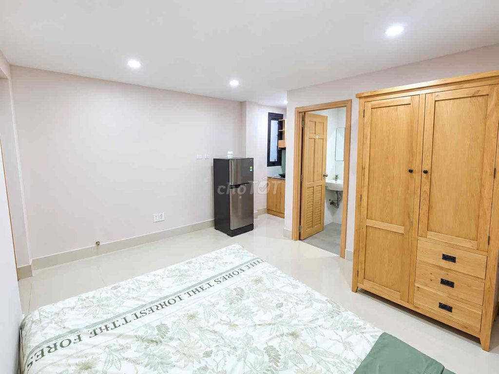 The full interior service apartment - elevator - Huỳnh Văn Bánh