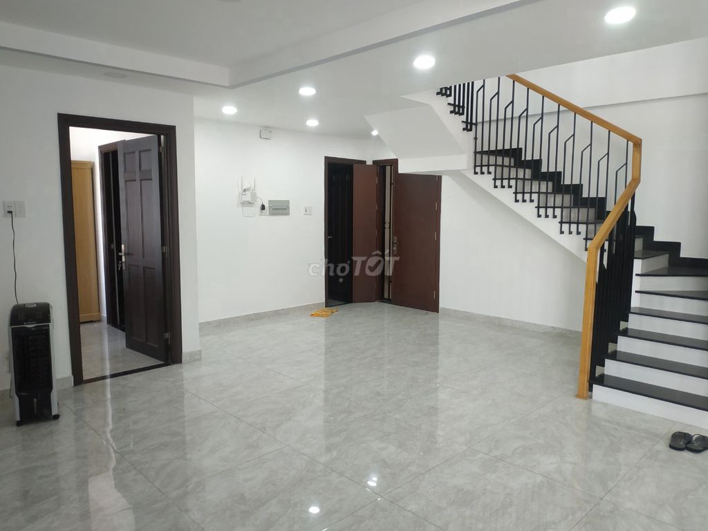 Rentment for penthose Bảy Hiền Tower 4 rooms for 17 millionu