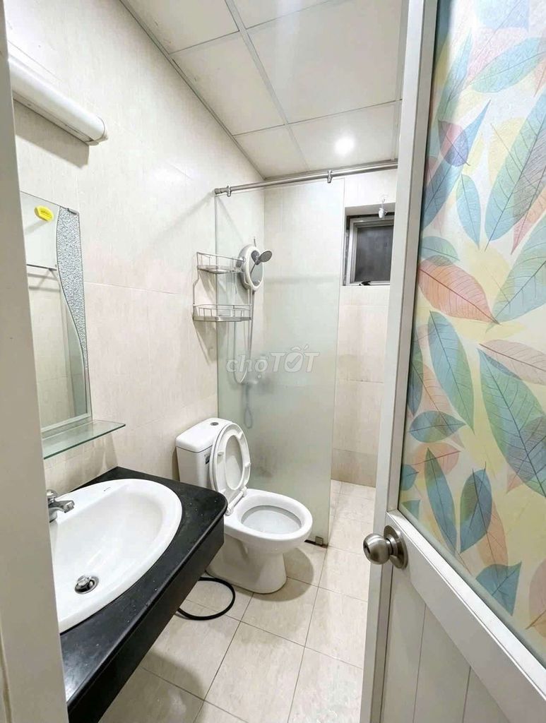 Rent three bedrooms. Two Tara Residence toilets.