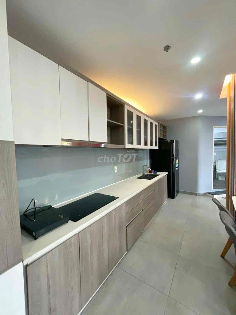 Two bedrooms. The park has a very, very life-worth of life.
