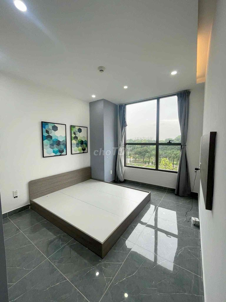 Two bedrooms. The park has a very, very life-worth of life.