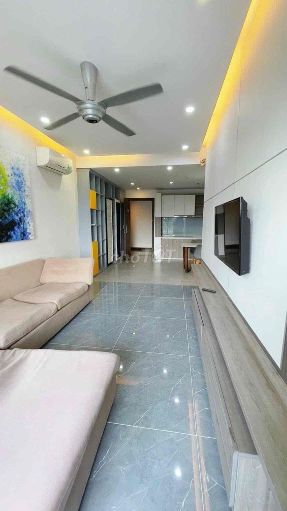 Two bedrooms. The park has a very, very life-worth of life.