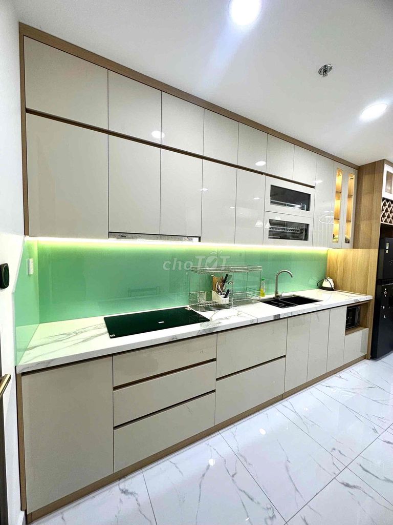 Two bedrooms. 59 meters. Full interior. Nine million vimhomes of District 9