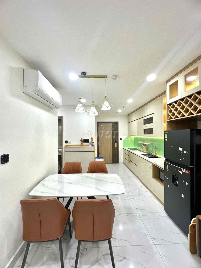 Two bedrooms. 59 meters. Full interior. Nine million vimhomes of District 9