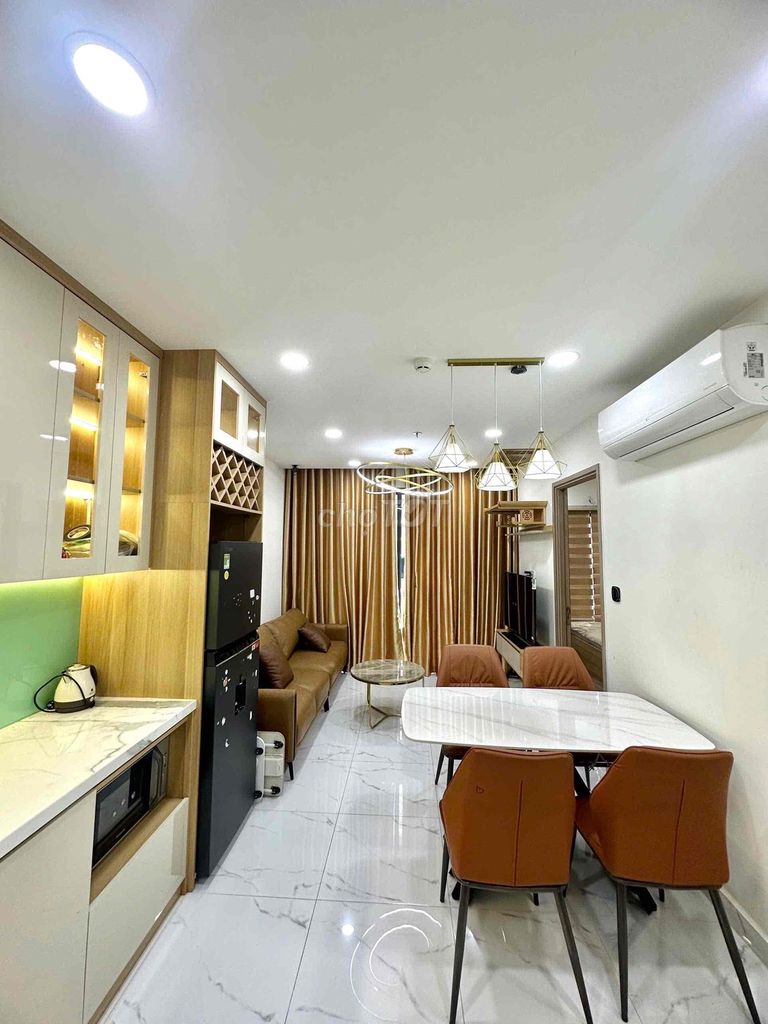 Two bedrooms. 59 meters. Full interior. Nine million vimhomes of District 9