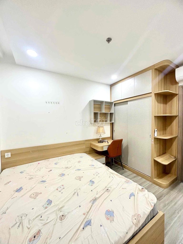 Two bedrooms. 59 meters. Full interior. Nine million vimhomes of District 9