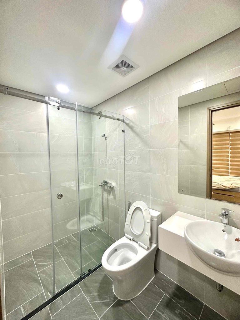 Two bedrooms. 59 meters. Full interior. Nine million vimhomes of District 9
