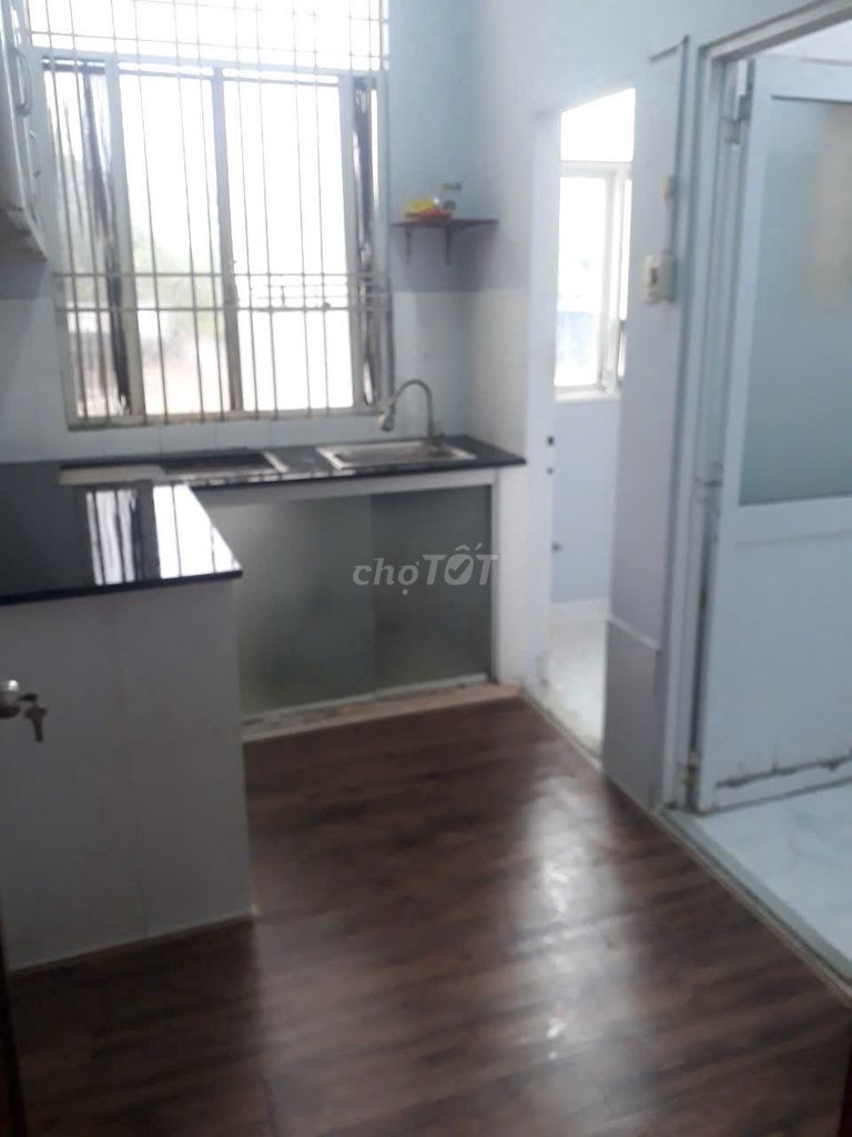 Rent apartment 212 B Nguyễn Trãi, 2 bedrooms, Corner 65 m2